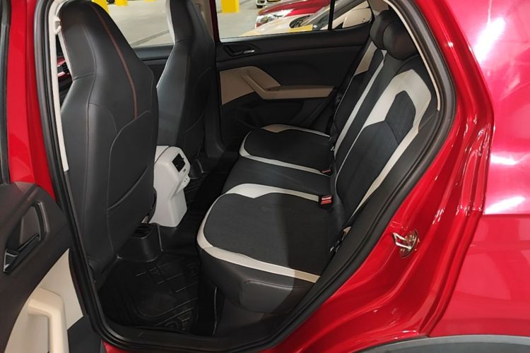 Volkswagen T-Cross 2019 car image #17