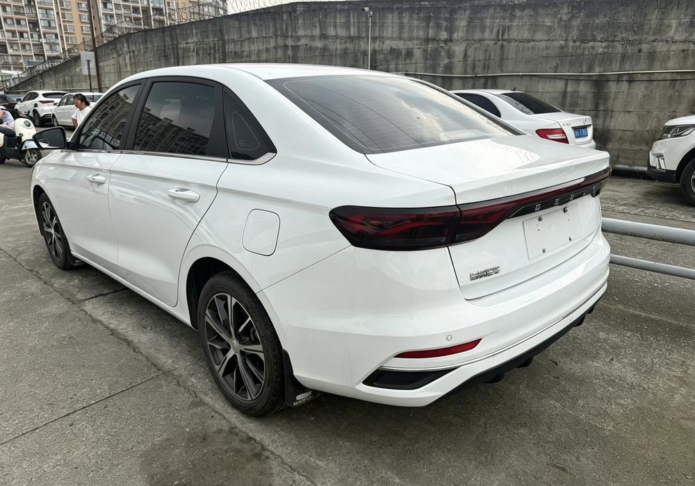 GEELY Emgrand 2023 изображение автомобиля #4