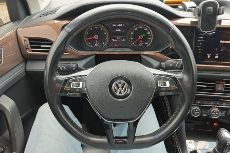 Volkswagen Tharu 2019 #15 Volkswagen Tharu 2019 car image #15