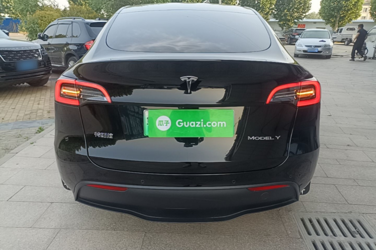 Tesla Model Y 2023 #6 Tesla Model Y 2023 car image #6