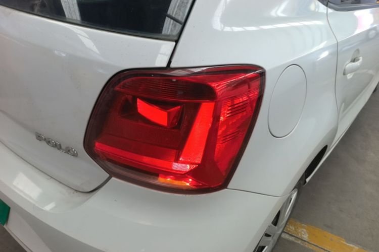 Volkswagen Polo 2016 car image #8