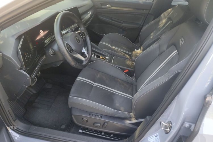 Volkswagen Golf 2022 car image #17