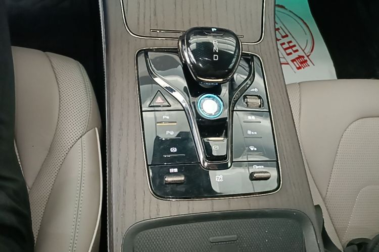 BYD Han 2024 car image #18