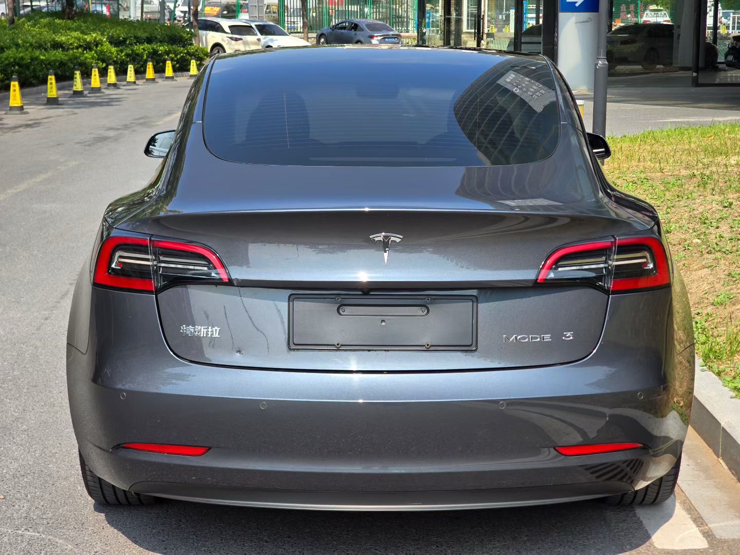 Tesla Model 3 2022 car image #4