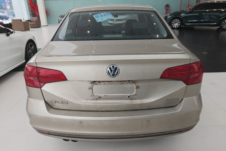 Volkswagen Bora 2017 car image #6