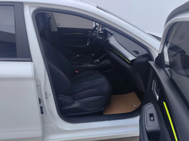 Roewe i5 2023 #18 Roewe i5 2023 imagen de coche #18