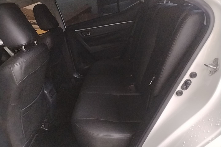 Toyota Corolla 2017 car image #13