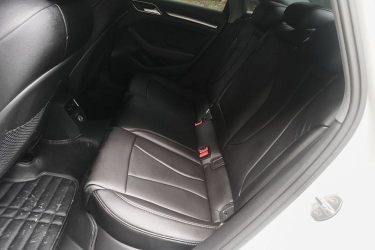 Audi A3 2018 car image #13