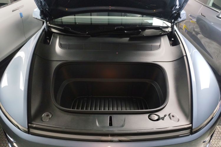 Tesla Model Y 2025 #20 Tesla Model Y 2025 car image #20
