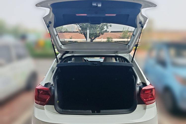 Volkswagen Polo 2023 car image #17