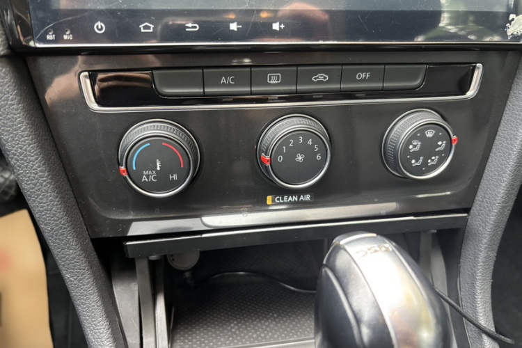 Volkswagen Golf 2015 car image #15