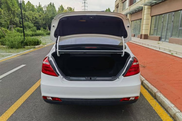 GEELY Emgrand 2017 car image #19
