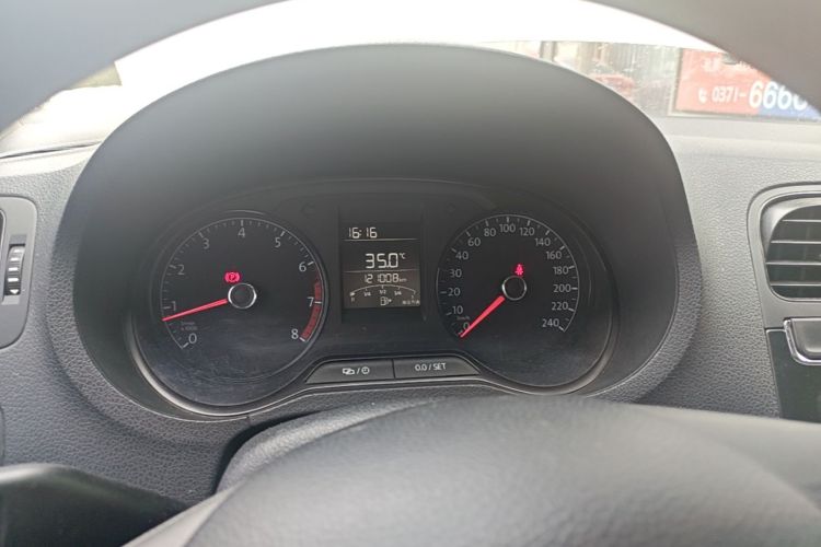 Volkswagen Polo 2017 car image #12