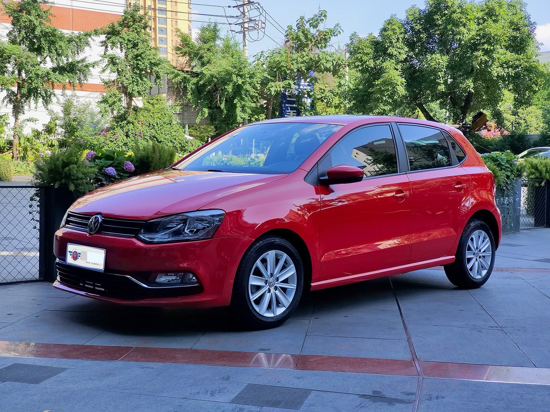 Volkswagen Polo 2019 car image 