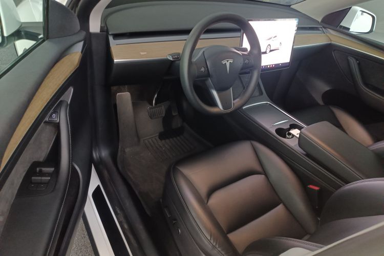 Tesla Model Y 2022 #12 Tesla Model Y 2022 car image #12