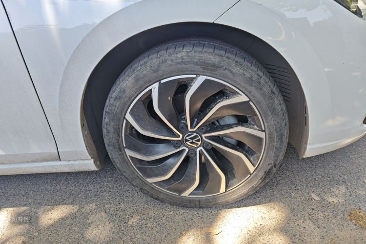 Volkswagen Golf 2022 car image #9