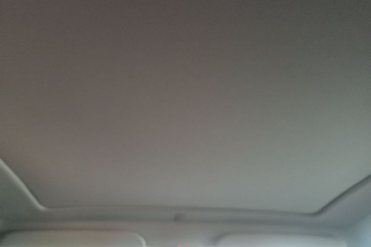 Tesla Model Y 2023 car image #18
