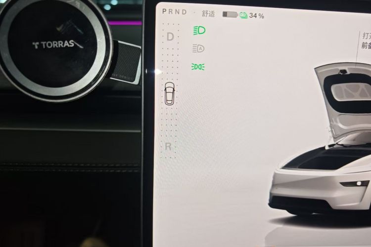 Tesla Model Y 2025 #14 Tesla Model Y 2025 car image #14