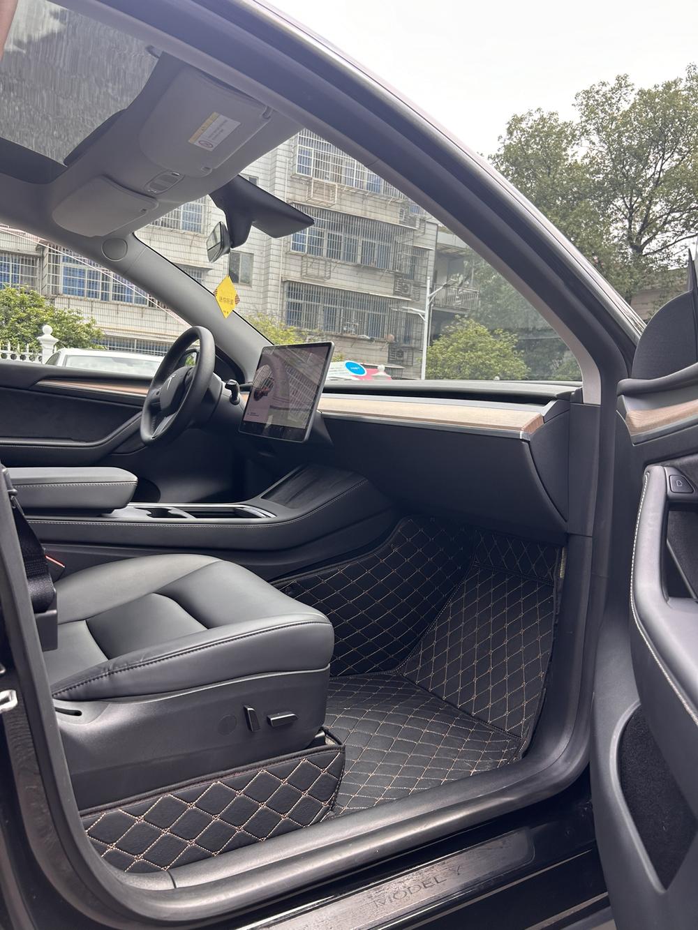 Tesla Model Y 2022 #8 Tesla Model Y 2022 car image #8