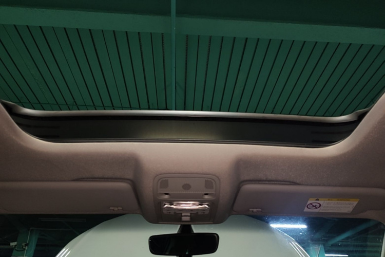 Audi Q3 2018 car image #18
