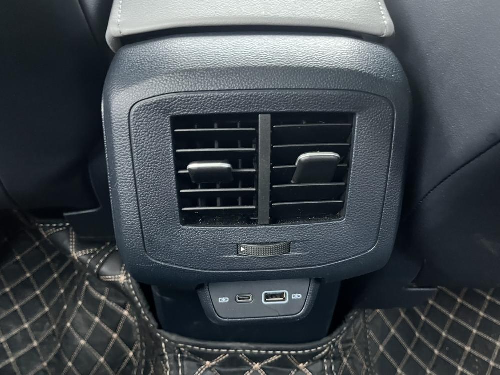 Volkswagen Tharu 2025 imagen de coche #11