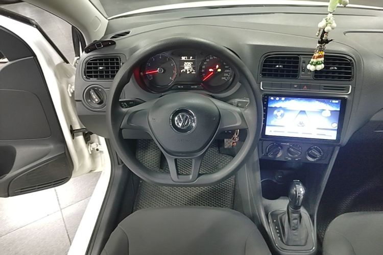 Volkswagen Polo 2016 #11 Volkswagen Polo 2016 car image #11