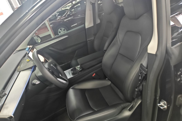 Tesla Model Y 2024 #15 Tesla Model Y 2024 car image #15
