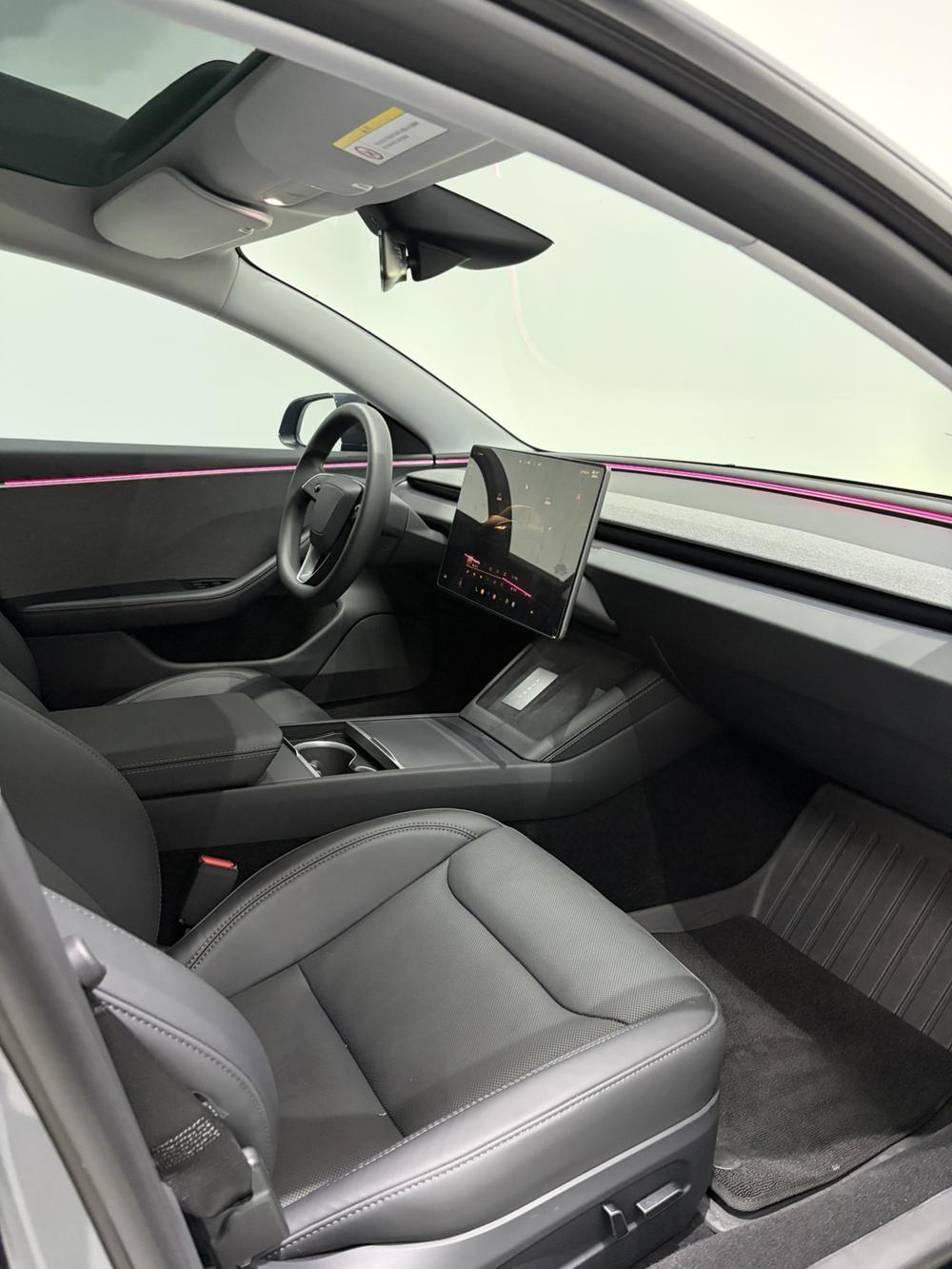 Tesla Model 3 2024 car image #8