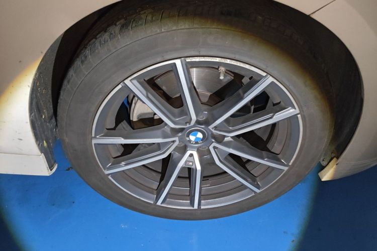 BMW 3 Series 2023 car image #6