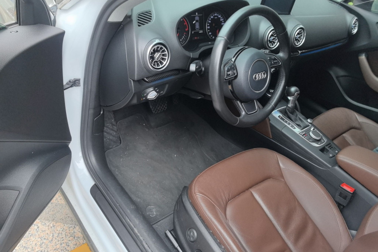 Audi A3 2016 car image #16