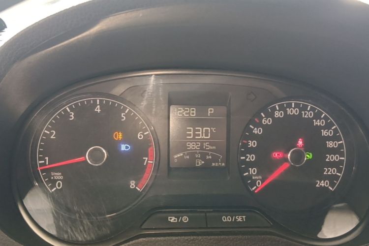 Volkswagen Polo 2018 car image #12