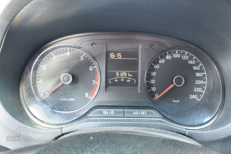 Volkswagen Polo 2015 car image #14
