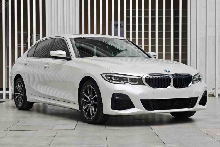 BMW 3 Series 2020 car image #3