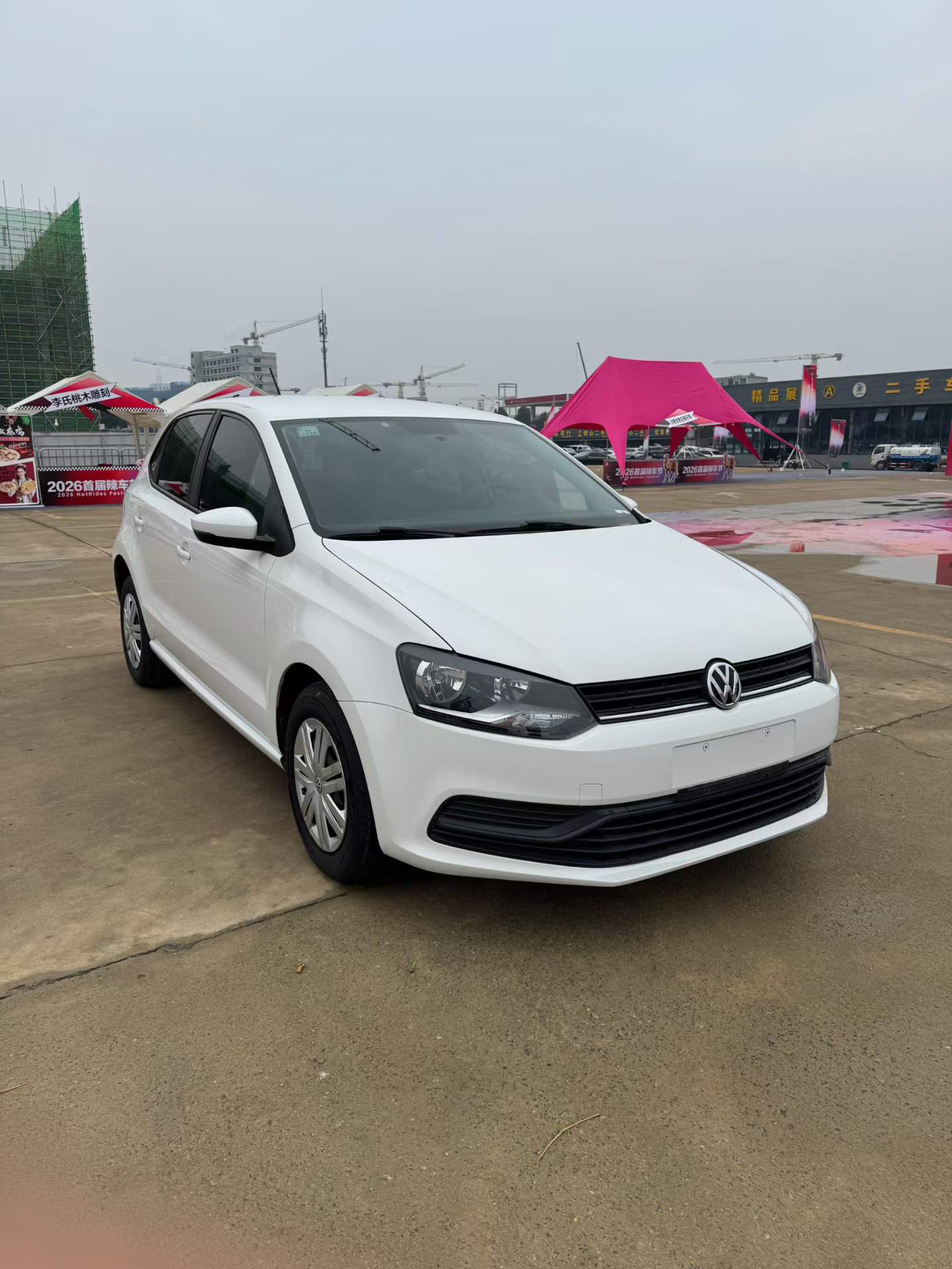 Volkswagen Polo 2018 car image 