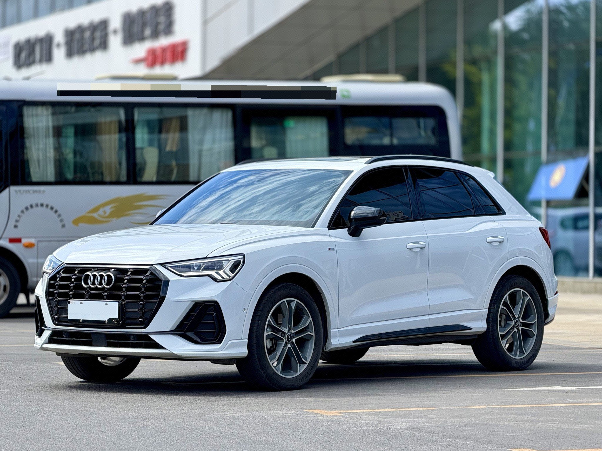 Audi Q3 2023 Audi Q3 2023 car image