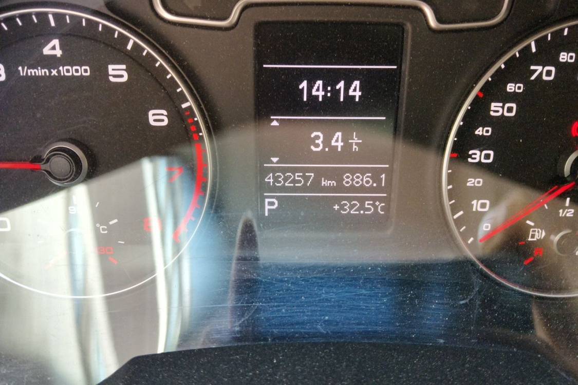 Audi Q3 2013 car image #25