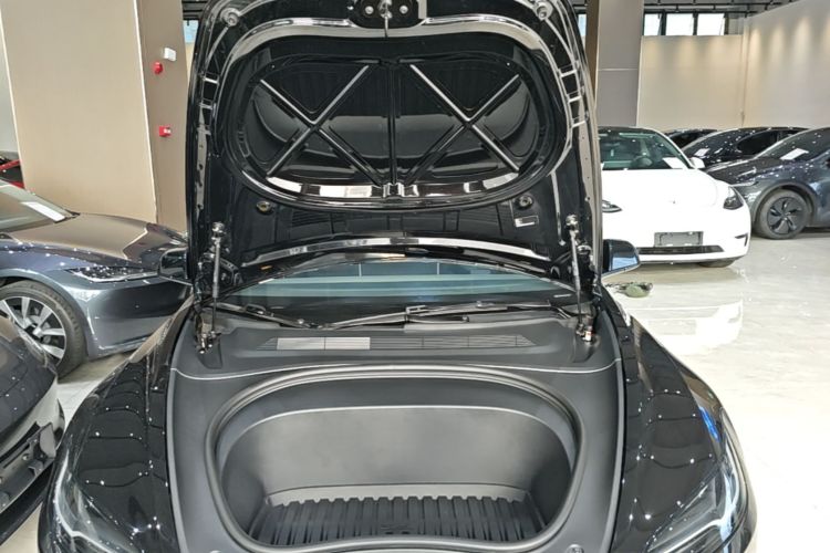 Tesla Model 3 2023 car image #20