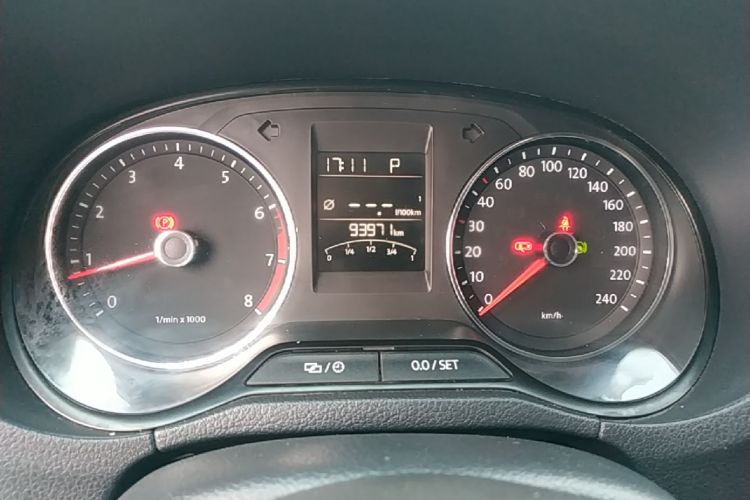 Volkswagen Polo 2016 #16 Volkswagen Polo 2016 car image #16