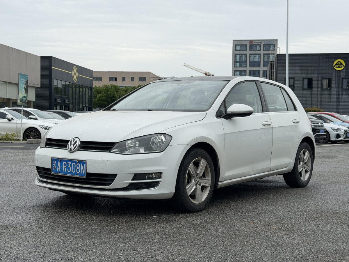 Volkswagen Golf 2014 car image 