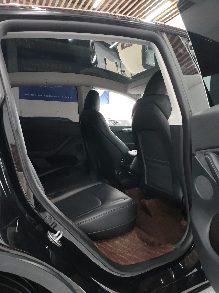 Tesla Model Y 2023 #9 Tesla Model Y 2023 car image #9