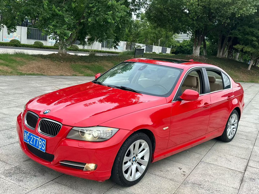 BMW 3 Series 2011 car image #2