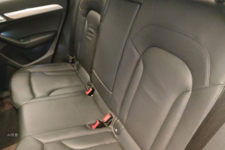 Audi Q3 2016 car image #19