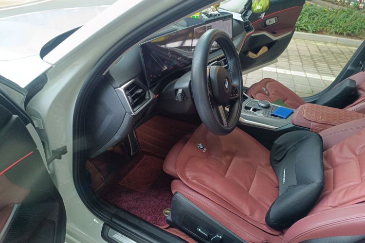 BMW 3 Series 2024 immagine di auto #9