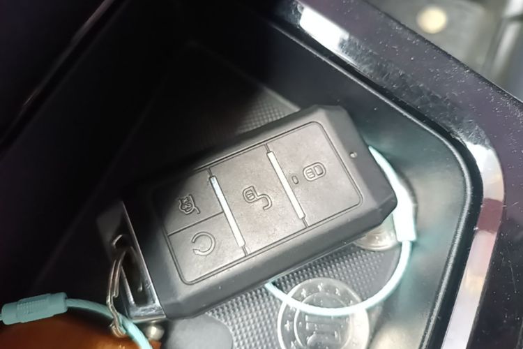 BYD Yuan New Energy 2019 car image #9