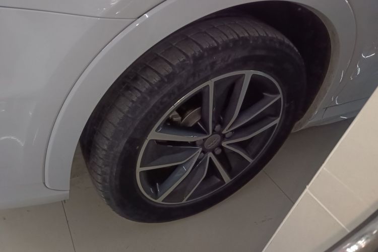 Audi Q3 2019 immagine di auto #9