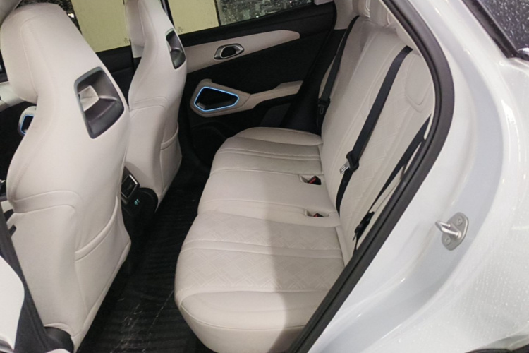BYD YuanUP 2025 car image #13