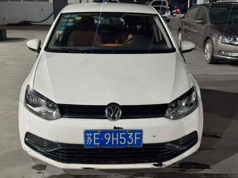 Volkswagen Polo 2015 immagine di auto 