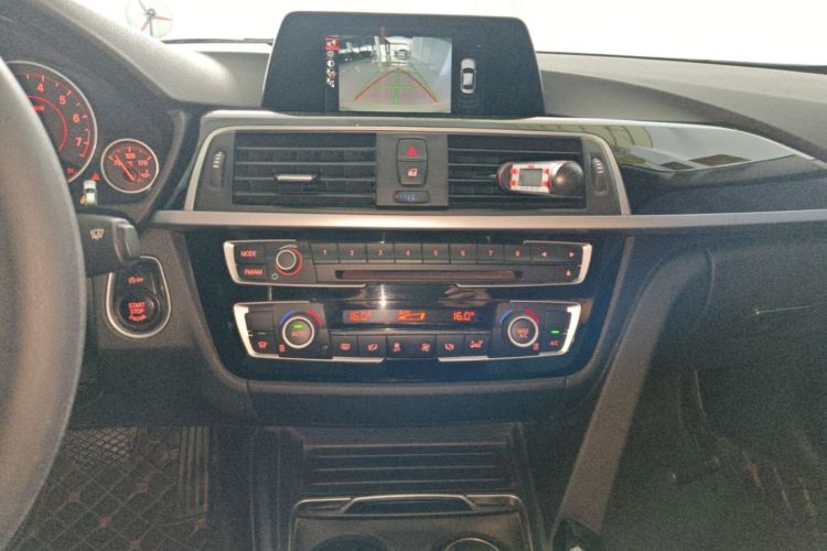 BMW 3 Series 2017 car image #13