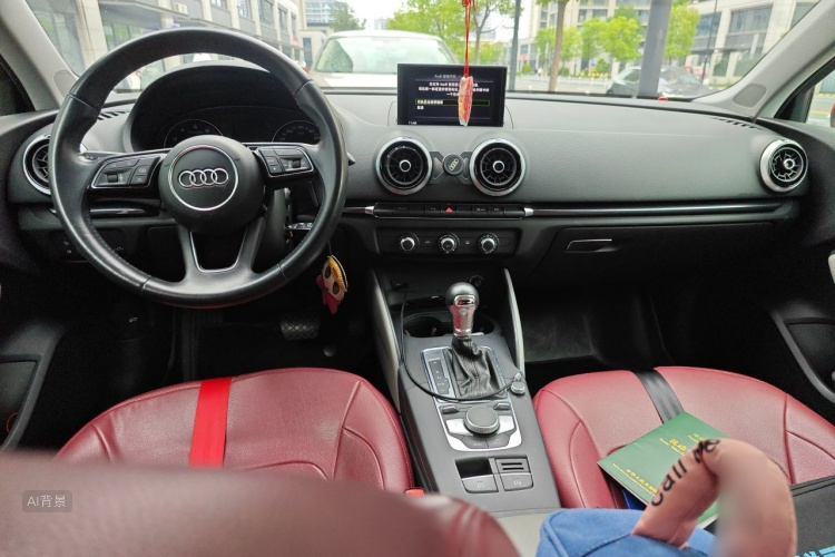 Audi A3 2019 immagine di auto #11