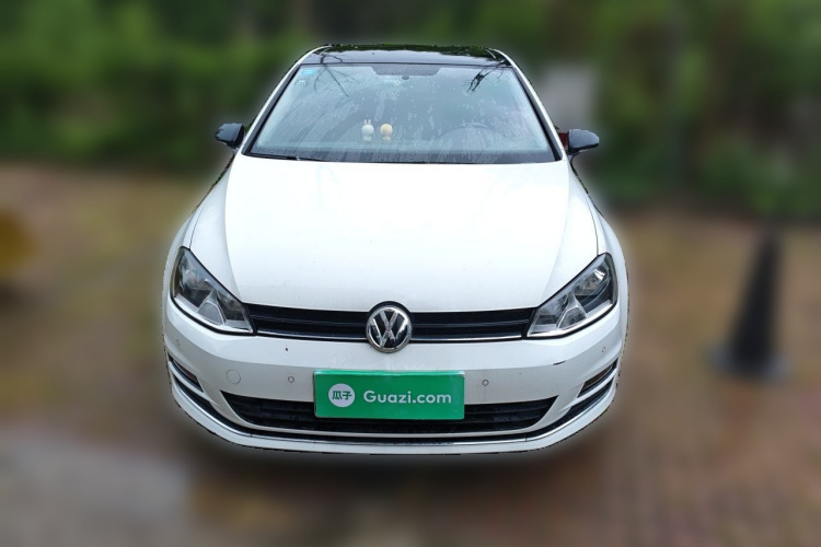 Volkswagen Golf 2017 car image #3